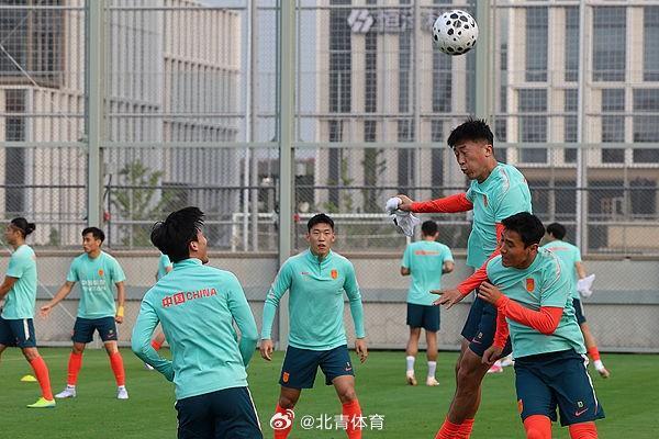 华体会体育官方入口-北青：国足抵达新加坡当晚就开练